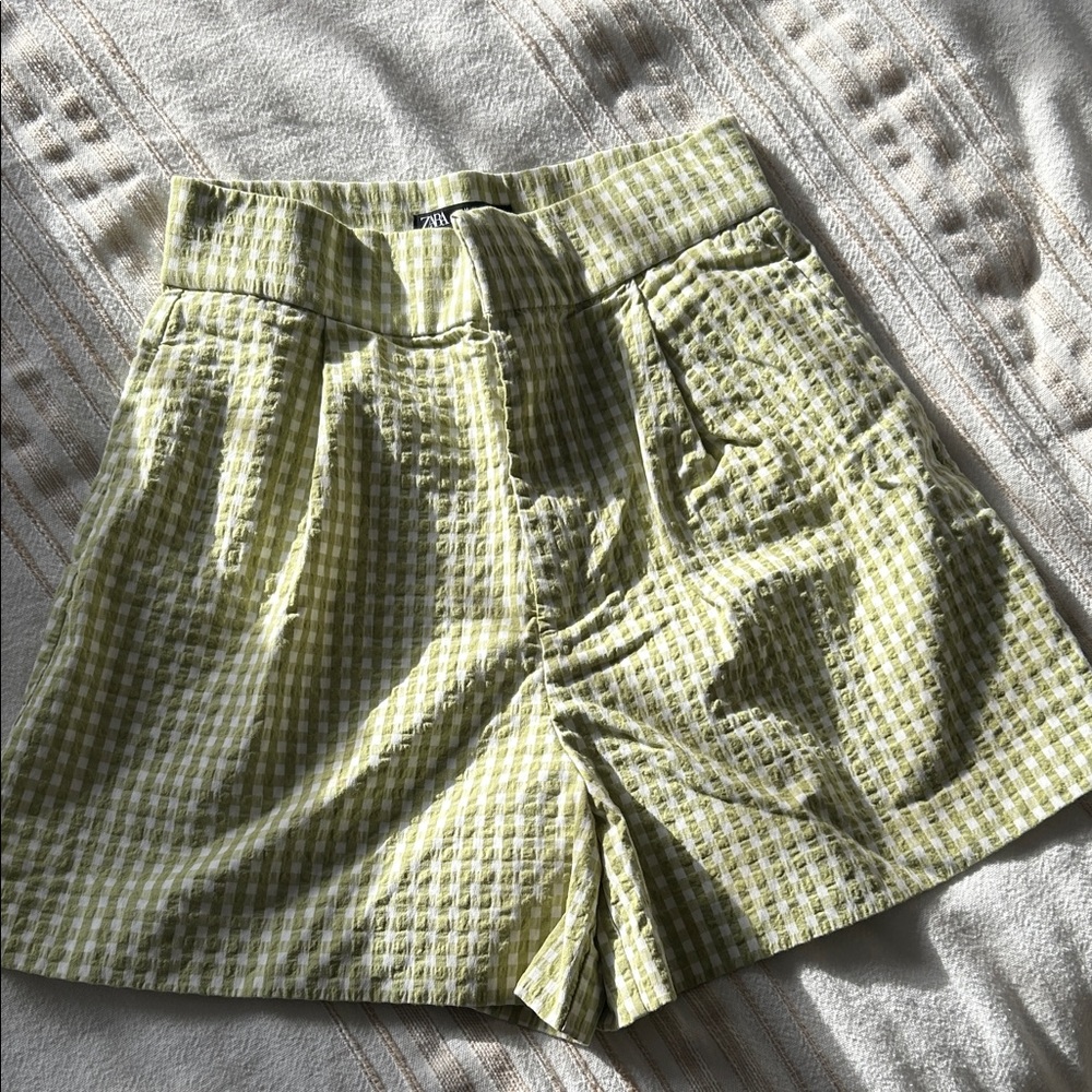 Zara High Waist Checkered Shorts - Light Green